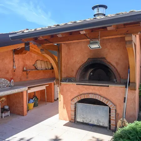 Corte Dei Fiori Alloggio per agriturismo Caprino Veronese